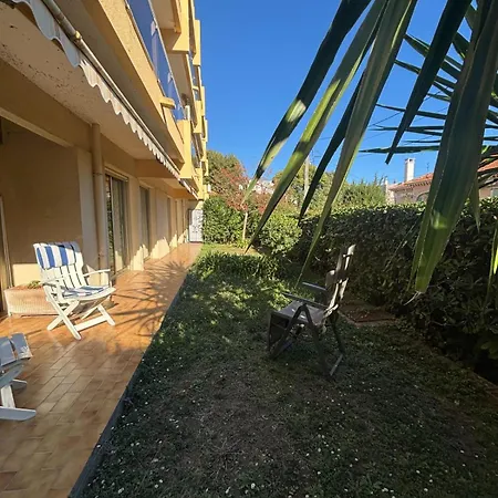 公寓 Charming With Garden In Antibes *