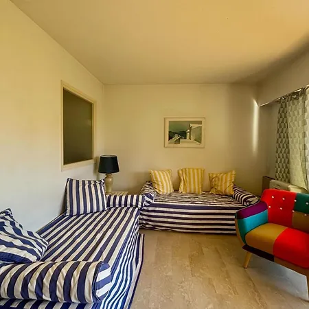 Charming With Garden In Apartment *